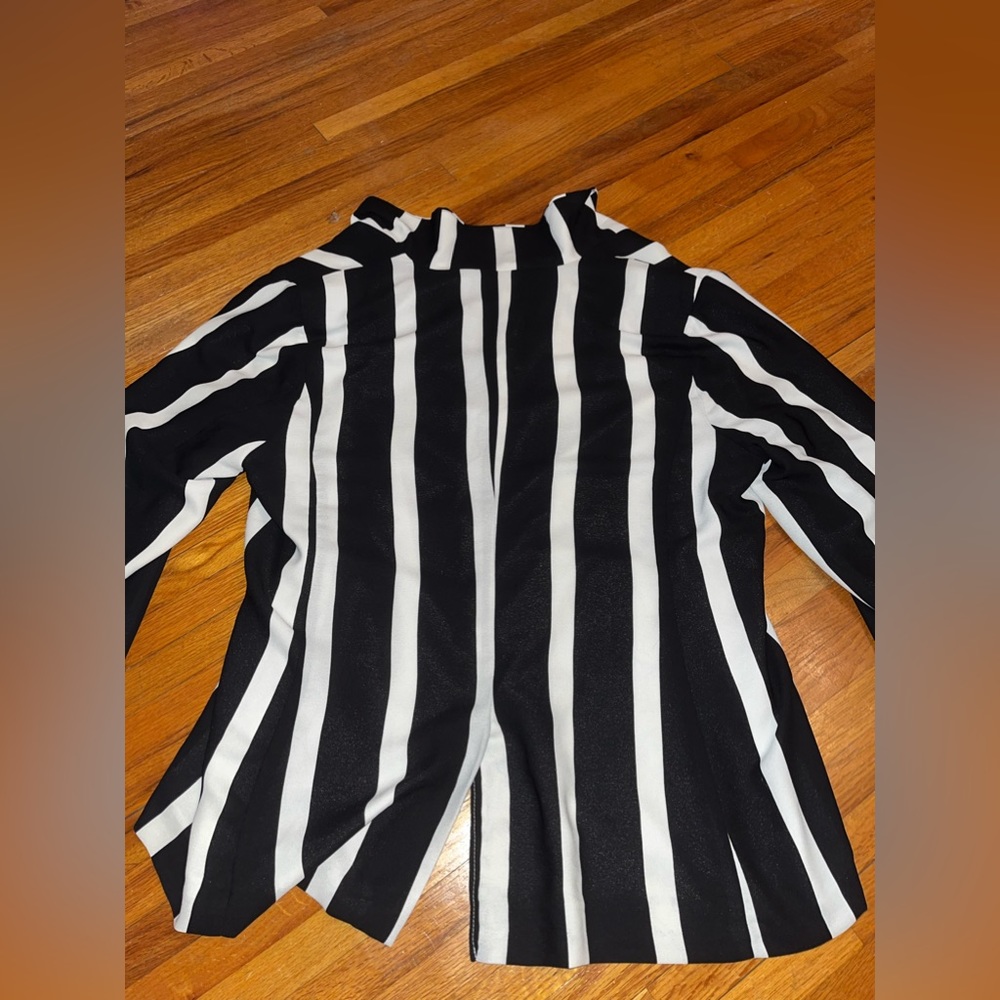 Blazer - Picture 2 of 2